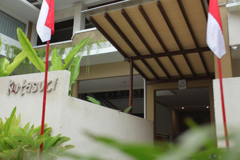 Kuta Suci Guesthouse Exteriér fotografie